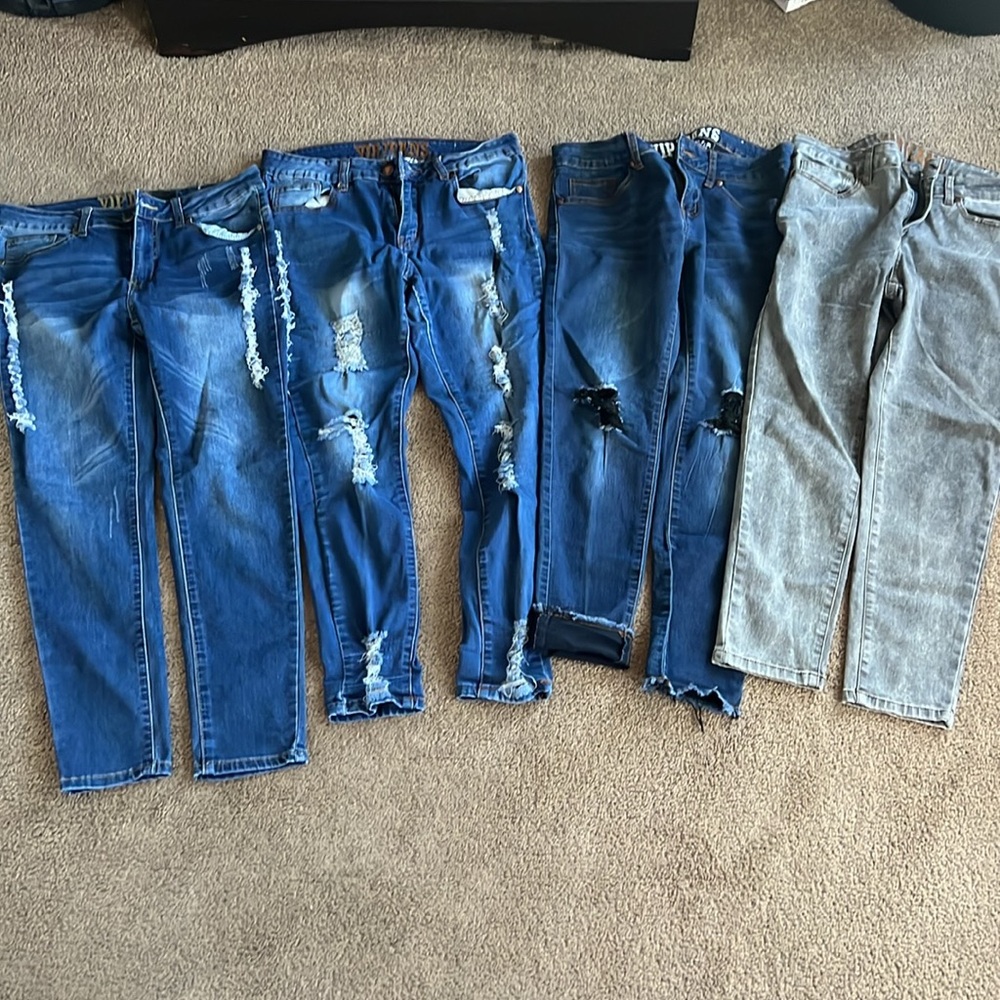 VIP Stylish Distressed Jeans Collection - Picture 7 of 10
